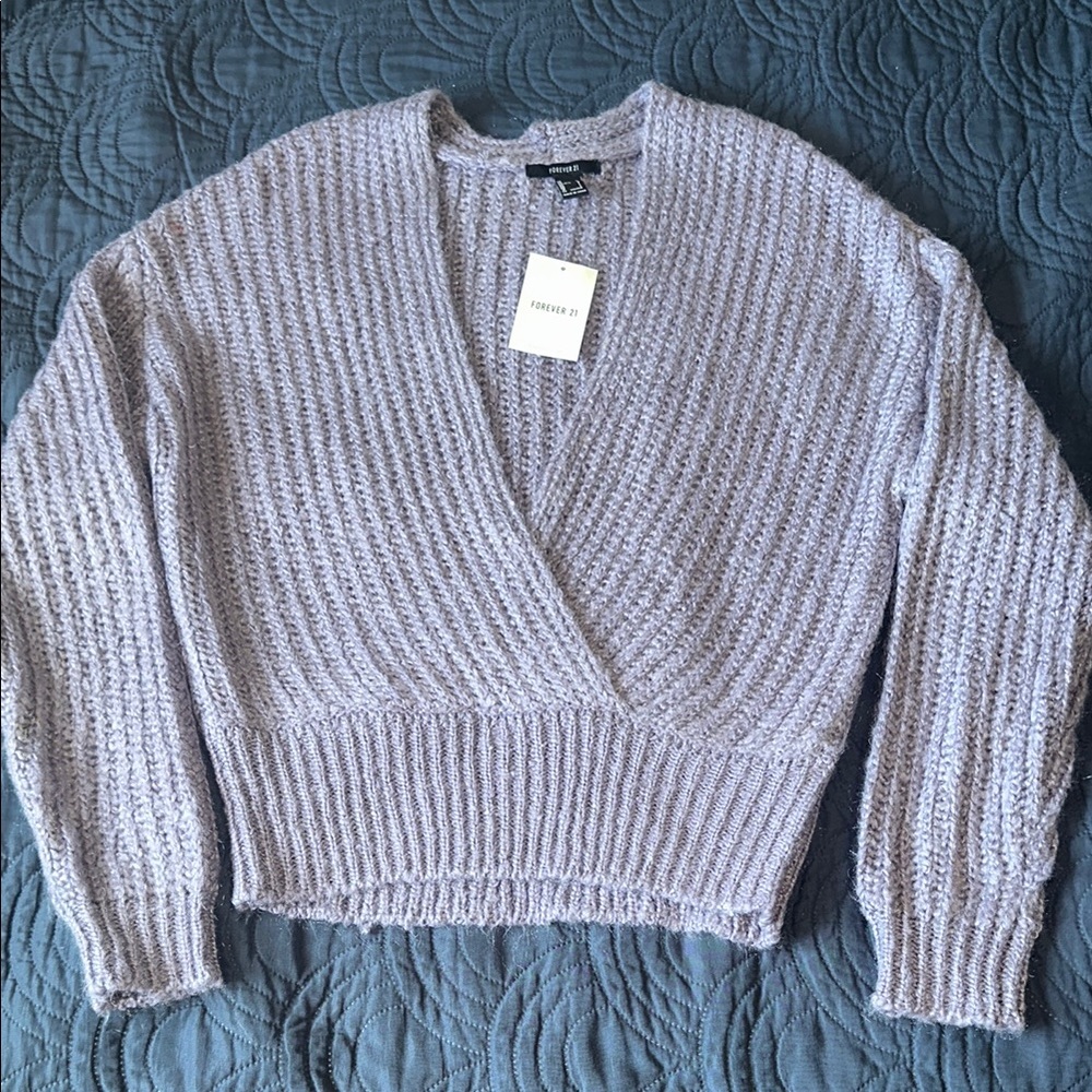 Forever 21 Women's Lavender V-Neck Sweater